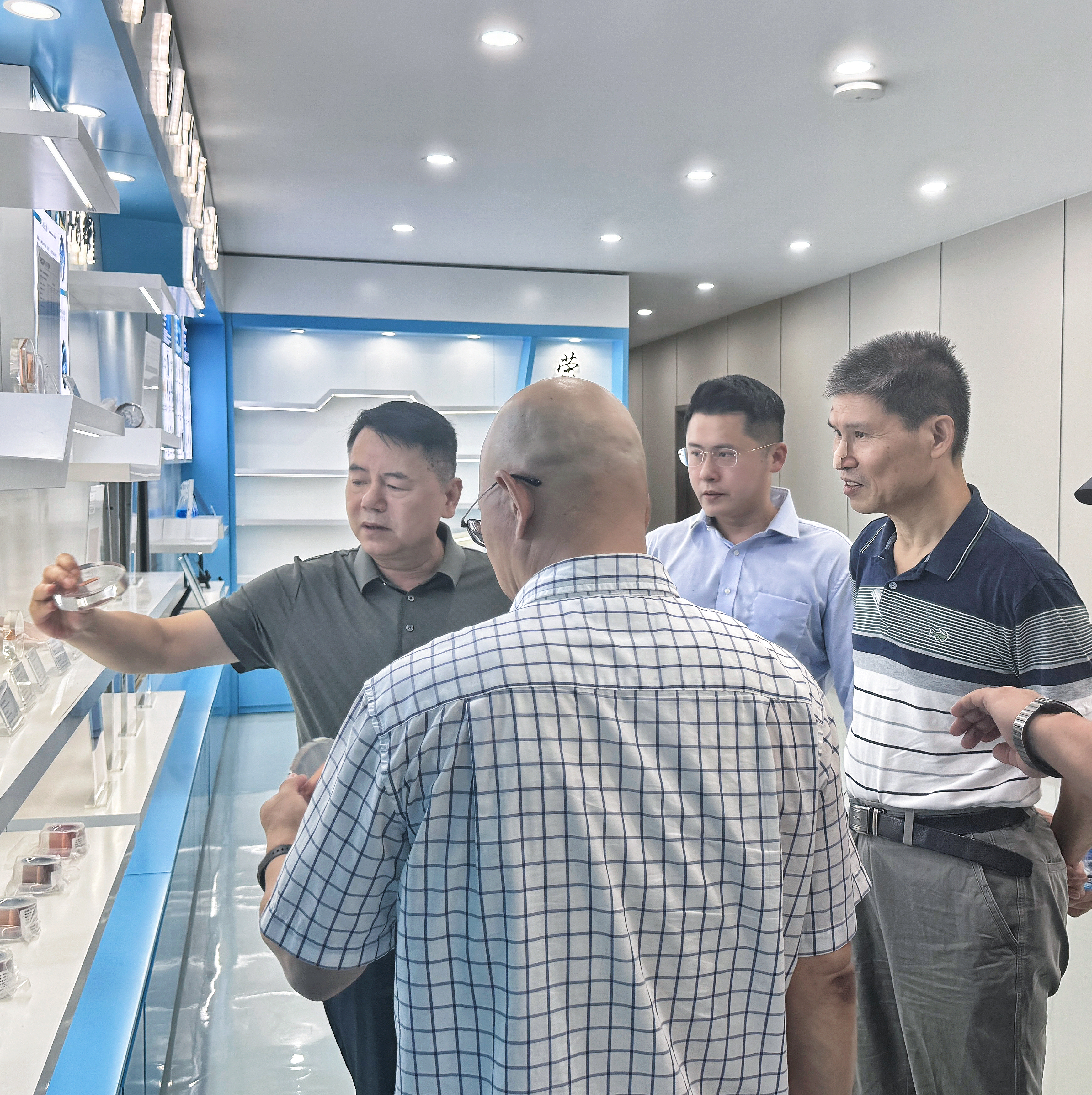 71b0e11e48ae30b7bbe4aaf32578f80c